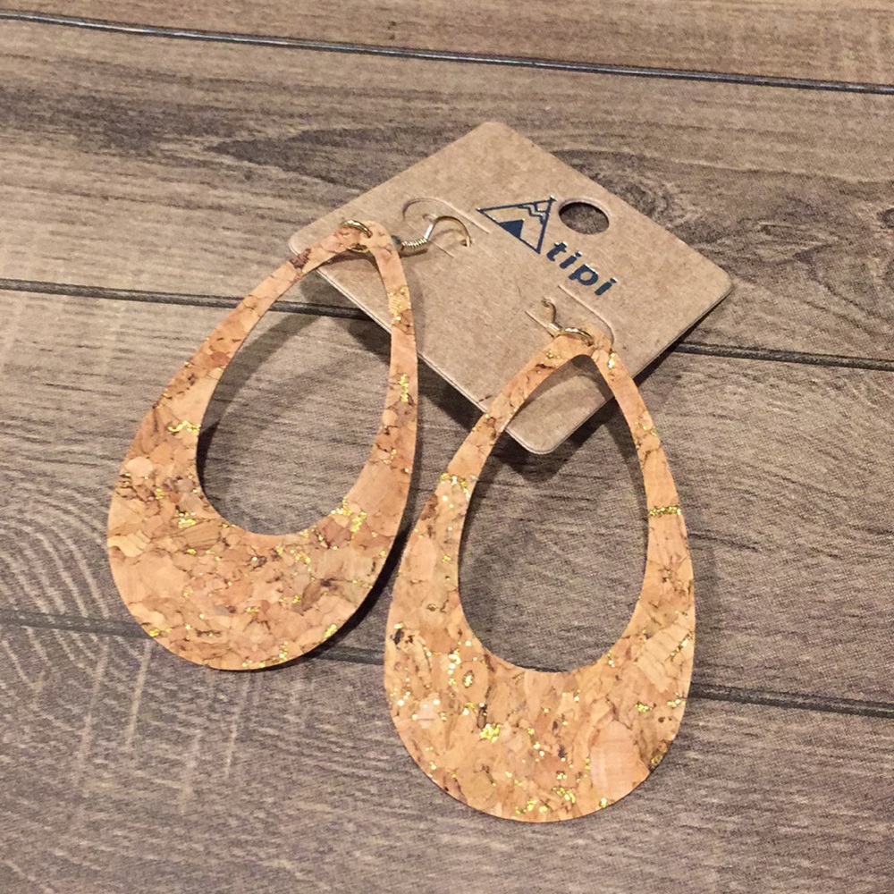 Oval Cutout Cork Earrings
